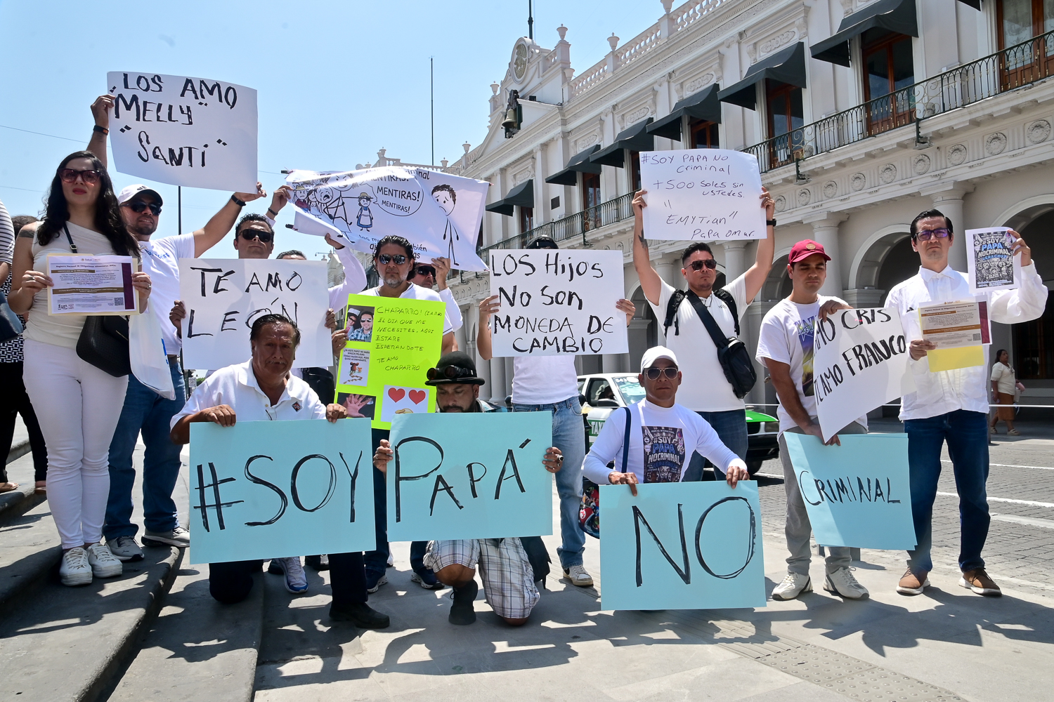 Padres de familia exigen equidad legal