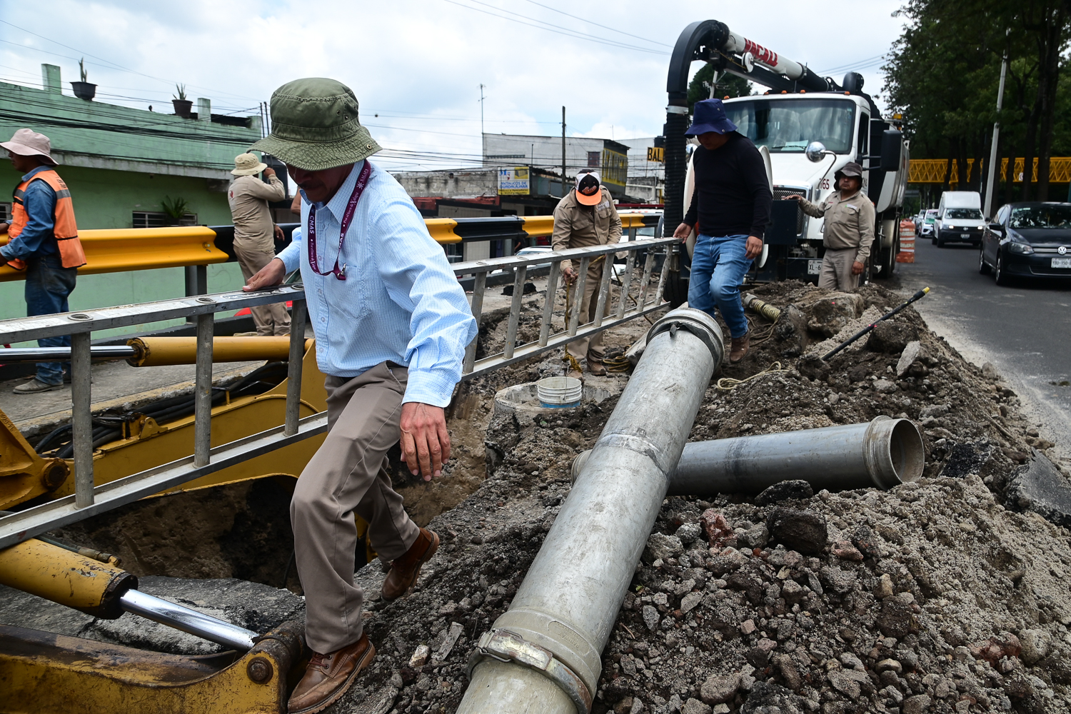 Reaparece socavón en puente Macuiltépet